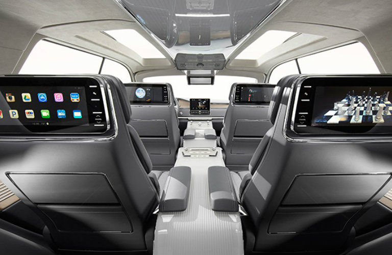 2017 Lincoln Navigator interior monitors_o