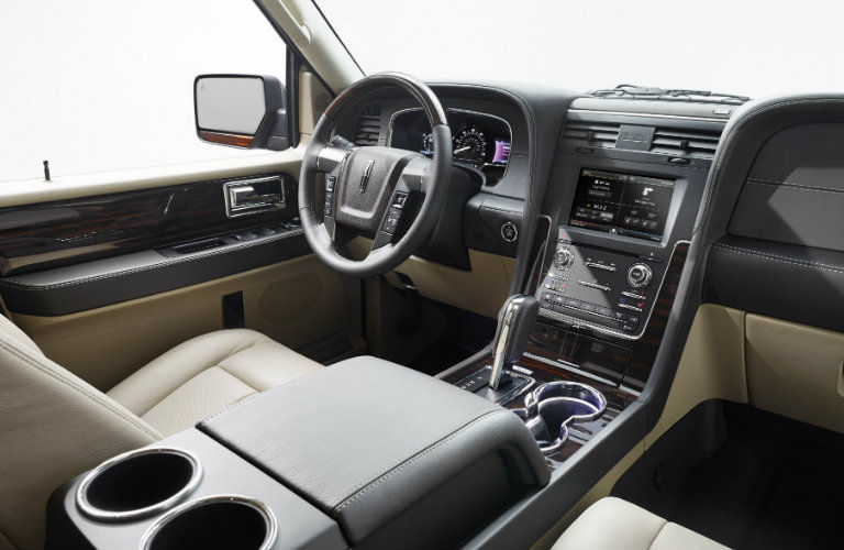 2015 Lincoln Navigator front seat_o