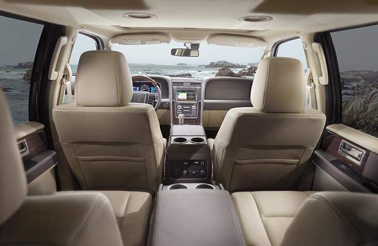2017 Lincoln Navigator technology and comfort