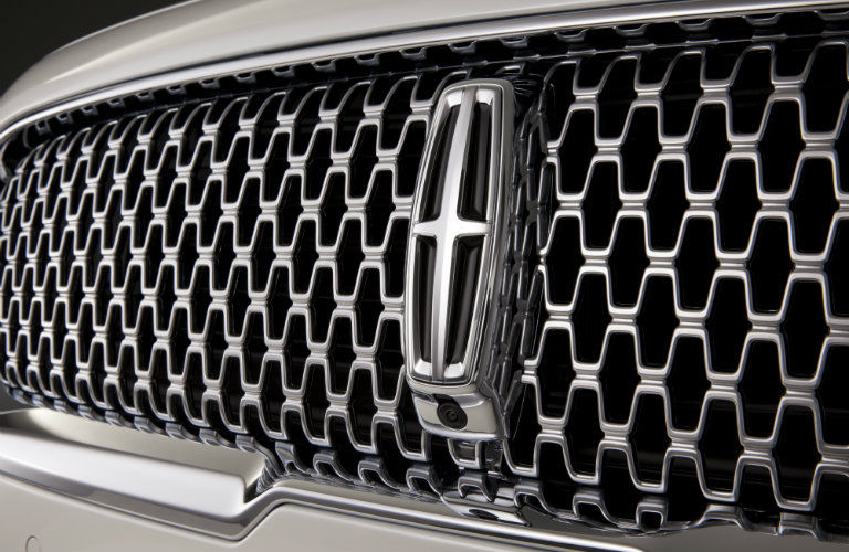 2017 Lincoln Continental Grille_o